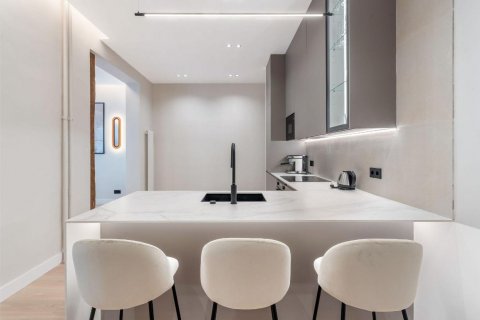 Apartment for sale Madrid, Spain 3 bedrooms, 125 sq.m. No. 90103 - photo 9