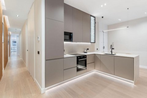 Apartment for sale Madrid, Spain 3 bedrooms, 125 sq.m. No. 90103 - photo 7