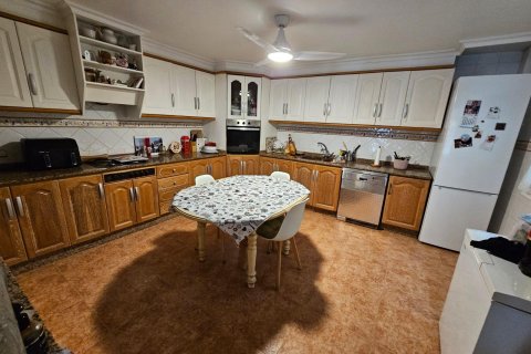 House for sale Dolores, Alicante, Spain 4 bedrooms, 250 sq.m. No. 91642 - photo 3