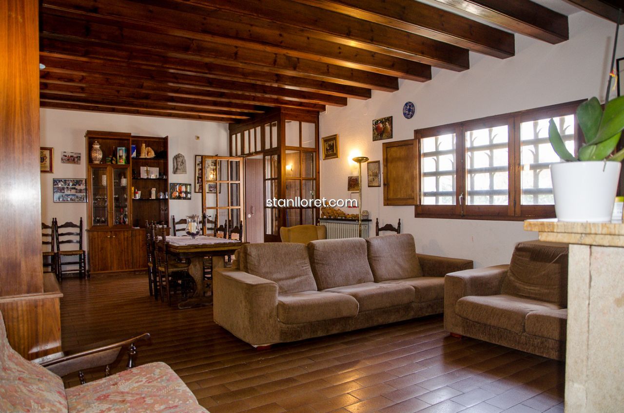 Māja Blanes, Girona, Spānijā 7 istabas, 400 m2 Nr. 104062