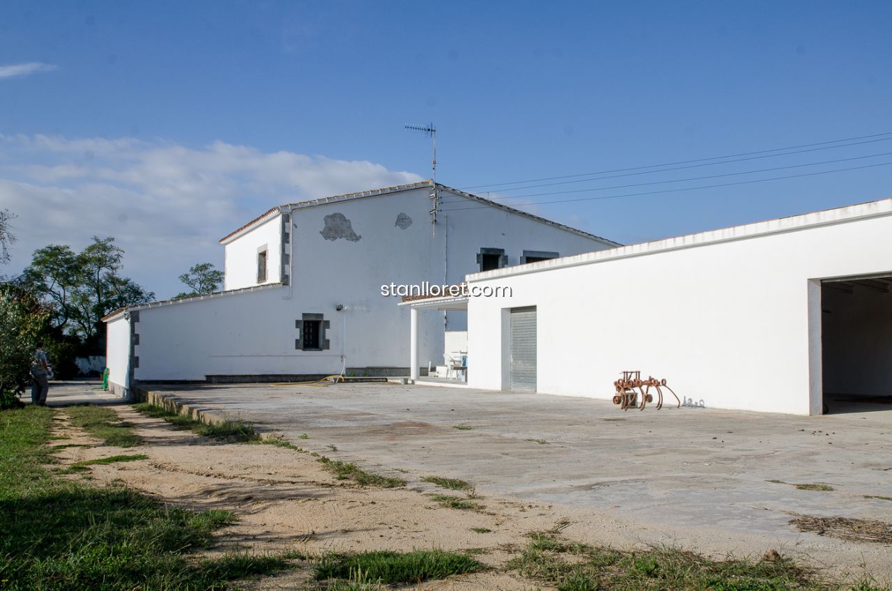 Māja Blanes, Girona, Spānijā 7 istabas, 400 m2 Nr. 104062