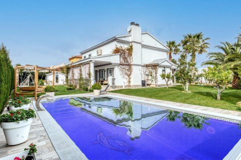 House for sale Cambrils, Tarragona, Spain 4 bedrooms, 357 sq.m. No. 22948 - photo 1
