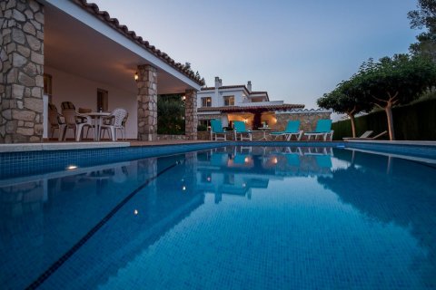 Talo myytävänä L'Ametlla de Mar, Tarragona, Espanja, 4 makuuhuonetta, 293 m2 No. 21577 - kuva 1