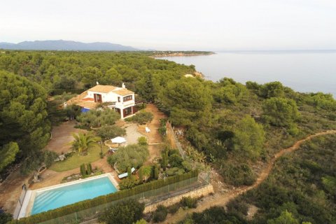 House à vendre L'Ametlla de Mar, Tarragona, Espagne, 4 chambres, 236 m2 No. 21571 - photo 1