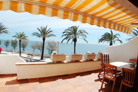 Māja pārdošanā L'Ametlla de Mar, Tarragona, Spānijā 4 istabas, 200 m2 Nr. 21574 - attēls 17