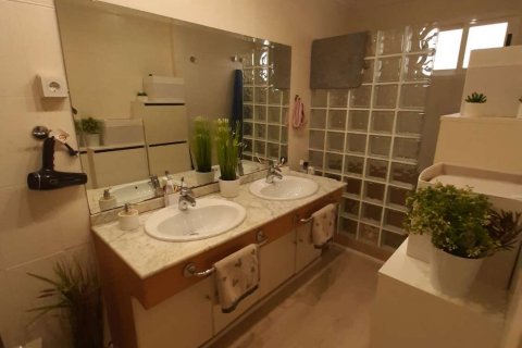Townhouse for sale Torrevieja, Alicante, Spain 3 bedrooms, 116 sq.m. No. 115568 - photo 13