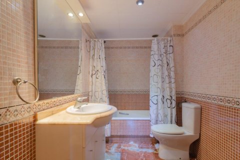 Продажа квартиры Салоу, Таррагона, Испания 4 спальни, 100м2 №21818 - фото 9