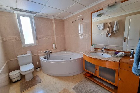 Villa till salu La Mata, Alicante, Spanien 5 sovrum, 438 kvm. Nr. 111135 - foto 19