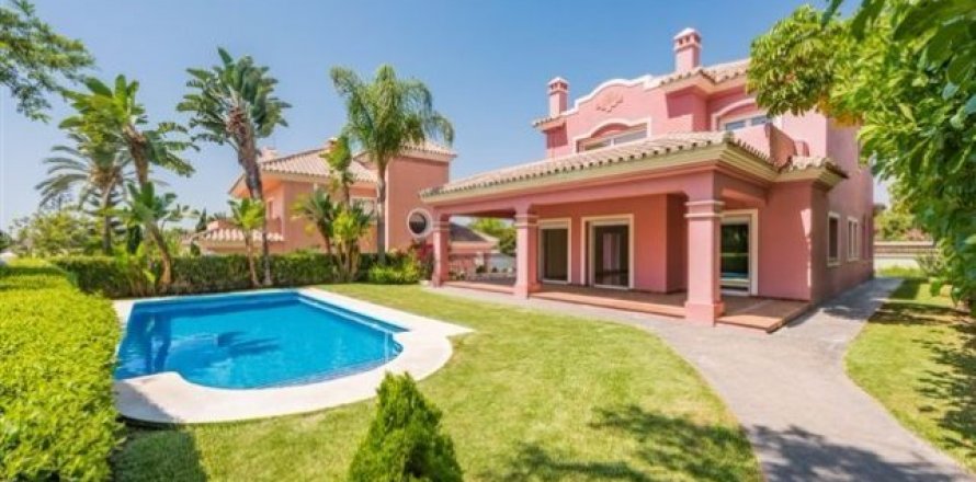 Talo San Pedro de Alcantara, Malaga, Espanja 4 makuuhuonetta, 410 m2 No. 23139