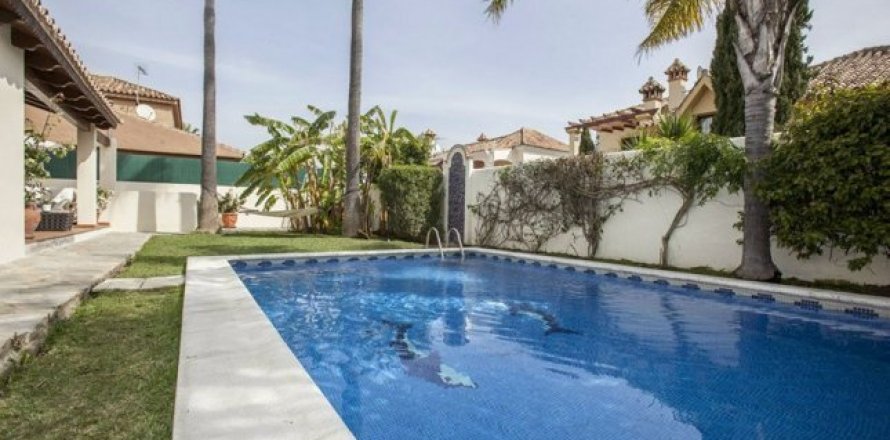 House Puerto Banus, Malaga, Spain 5 bedrooms, 356 sq.m. No. 23137