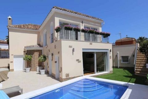 House for sale San Pedro de Alcantara, Malaga, Spain 4 bedrooms, 214 sq.m. No. 23140 - photo 1