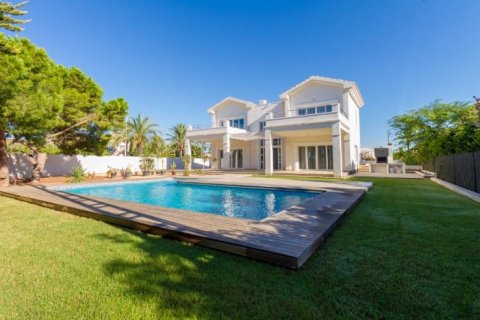 Villa en venta Cabo Roig, Alicante, España 4 dormitorios, 800 m2 No. 113907 - foto 1
