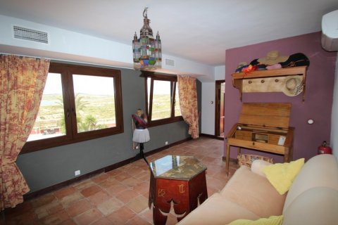 Finca myytävänä Torremendo, Alicante, Espanja, 4 makuuhuonetta, 350 m2 No. 113909 - kuva 11