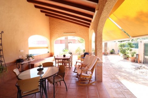 Villa à vendre Punta Prima, Alicante, Espagne, 4 chambres, 220 m2 No. 113911 - photo 3