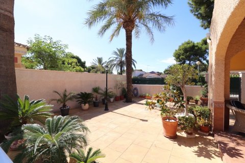 Villa à vendre Punta Prima, Alicante, Espagne, 4 chambres, 220 m2 No. 113911 - photo 22