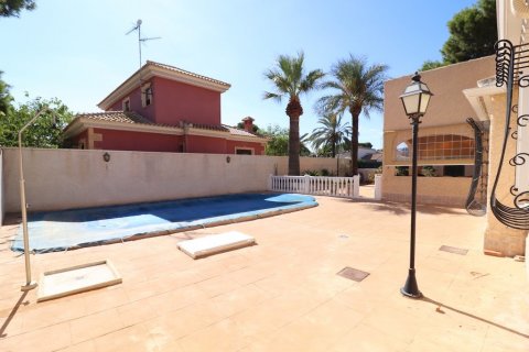 Villa à vendre Punta Prima, Alicante, Espagne, 4 chambres, 220 m2 No. 113911 - photo 24