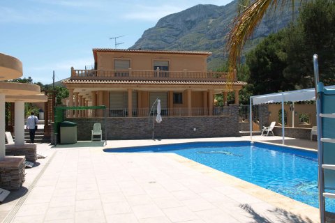 Villa en venta Dénia, Alicante, España 11 dormitorios, 440 m2 No. 118096 - foto 1