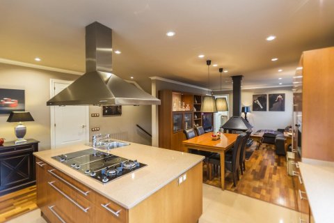 House for sale Barcelona, Spain 5 bedrooms, 496 sq.m. No. 53097 - photo 15