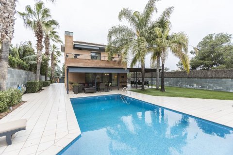 House for sale Barcelona, Spain 5 bedrooms, 496 sq.m. No. 53097 - photo 1