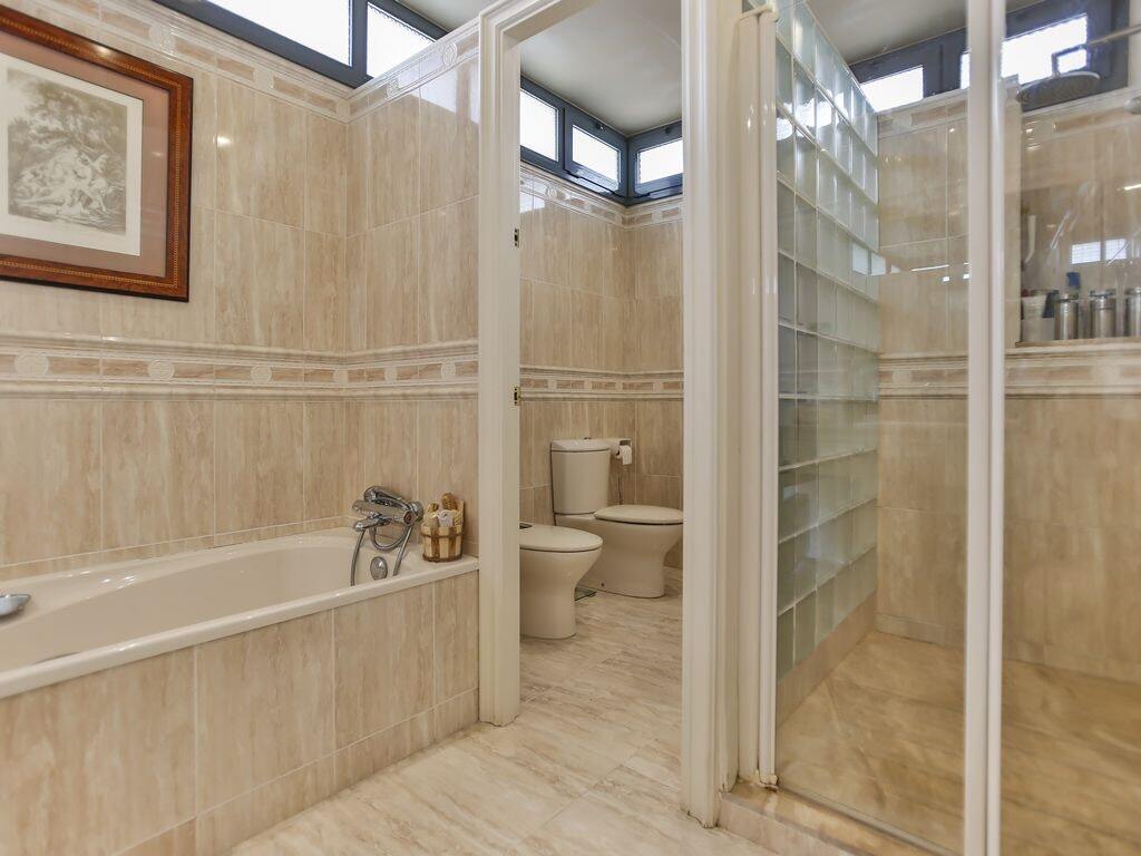 House à Barcelona, Espagne 5 chambres, 496 m2 No. 53097