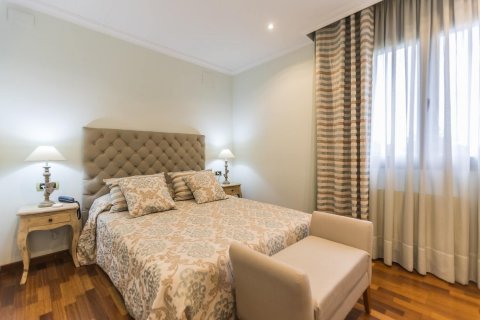 House for sale Barcelona, Spain 5 bedrooms, 496 sq.m. No. 53097 - photo 12