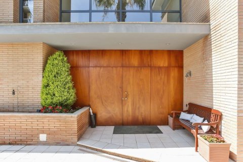 House for sale Barcelona, Spain 5 bedrooms, 496 sq.m. No. 53097 - photo 4