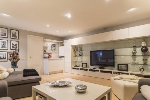 House for sale Barcelona, Spain 5 bedrooms, 496 sq.m. No. 53097 - photo 18