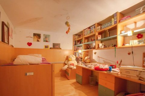 Lokal usługowy Girona, Hiszpania 6 sypialni, 685 mkw. nr 22618 – zdjęcie 12