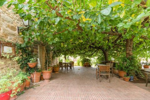 Lokal usługowy Girona, Hiszpania 6 sypialni, 685 mkw. nr 22618 – zdjęcie 1