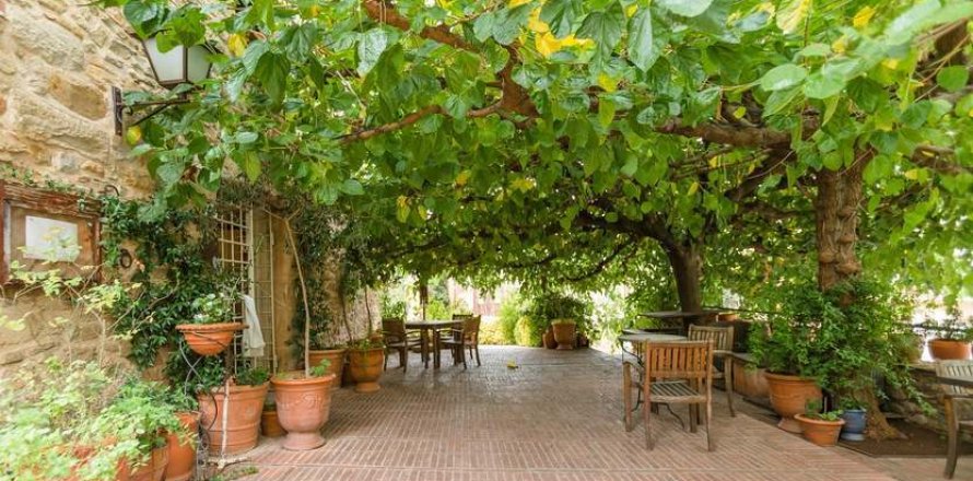 Lokal usługowy Girona, Hiszpania 6 sypialni, 685 mkw. nr 22618