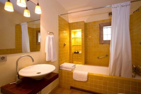 Lokal usługowy Girona, Hiszpania 6 sypialni, 685 mkw. nr 22618 – zdjęcie 28