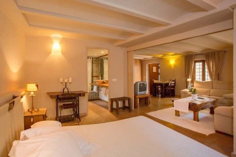 Lokal usługowy Girona, Hiszpania 6 sypialni, 685 mkw. nr 22618 – zdjęcie 16