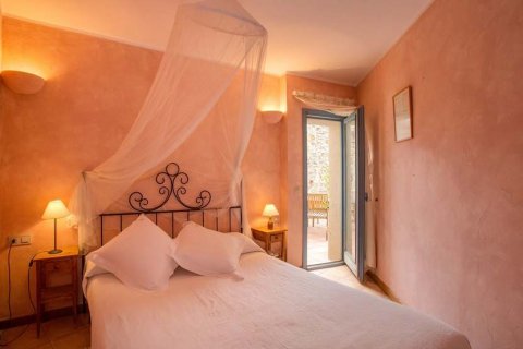 Lokal usługowy Girona, Hiszpania 6 sypialni, 685 mkw. nr 22618 – zdjęcie 24