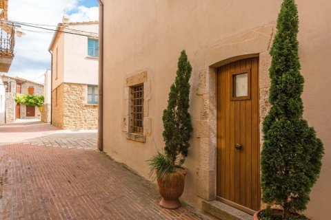 Lokal usługowy Girona, Hiszpania 6 sypialni, 685 mkw. nr 22618 – zdjęcie 13