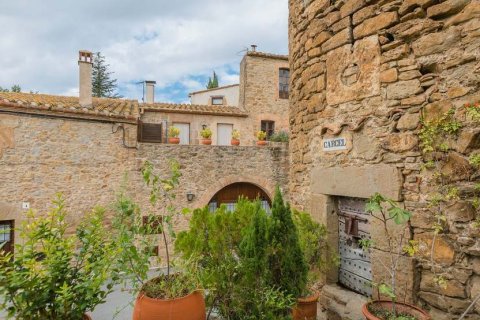 Lokal usługowy Girona, Hiszpania 6 sypialni, 685 mkw. nr 22618 – zdjęcie 3