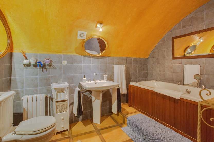 Kommersiell fastighet i Girona, Spanien 5 sovrum, 865 kvm. Nr. 22617