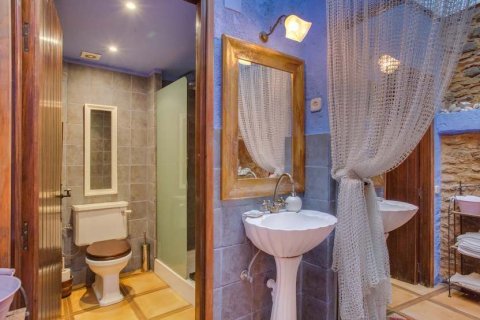 Commercial property for sale Girona, Spain 5 bedrooms, 865 sq.m. No. 22617 - photo 13