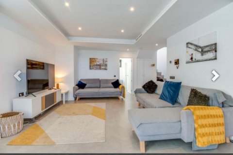 Duplex for sale Estepona, Malaga, Spain 3 bedrooms, 165 sq.m. No. 109666 - photo 10