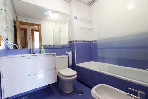 Apartment for sale Alicante, Spain 2 bedrooms, 80 sq.m. No. 115390 - photo 15
