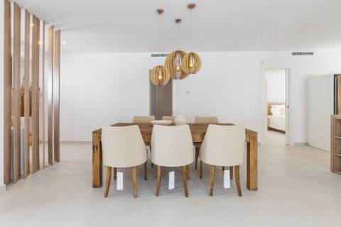 Villa for sale Torrevieja, Alicante, Spain 4 bedrooms, 190 sq.m. No. 115382 - photo 8