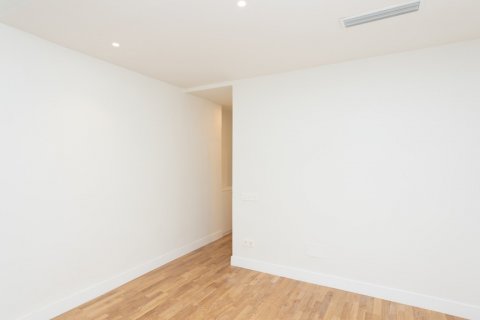 Dzīvoklis pārdošanā Madrid, Spānijā 6 istabas, 340 m2 Nr. 107891 - attēls 22