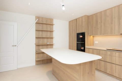 Dzīvoklis pārdošanā Madrid, Spānijā 6 istabas, 340 m2 Nr. 107891 - attēls 11