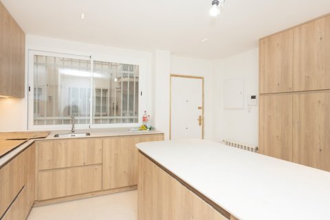 Dzīvoklis pārdošanā Madrid, Spānijā 6 istabas, 340 m2 Nr. 107891 - attēls 13