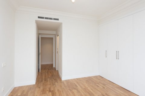 Dzīvoklis pārdošanā Madrid, Spānijā 6 istabas, 340 m2 Nr. 107891 - attēls 18