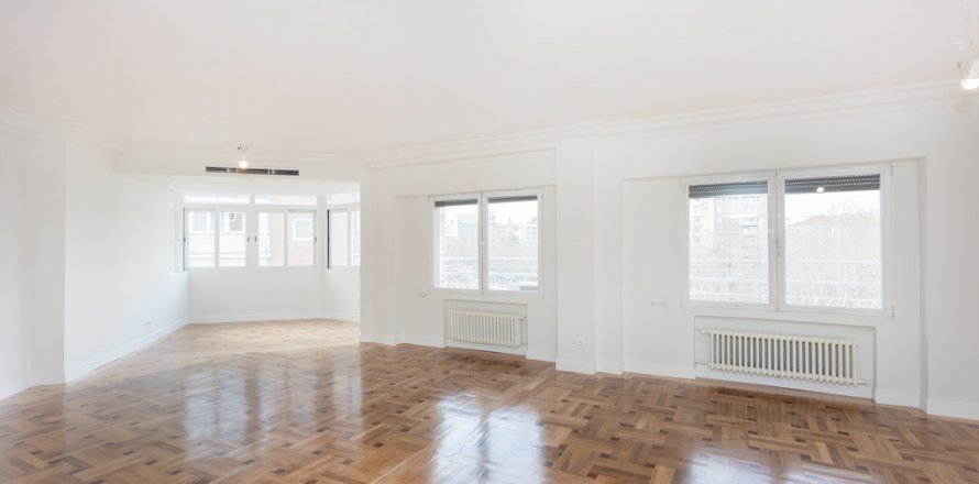 Dzīvoklis Madrid, Spānijā 6 istabas, 340 m2 Nr. 107891