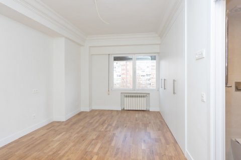 Dzīvoklis pārdošanā Madrid, Spānijā 6 istabas, 340 m2 Nr. 107891 - attēls 14