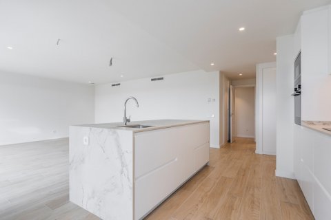 Penthouse for rent Madrid, Spain 4 bedrooms, 200 sq.m. No. 107458 - photo 12