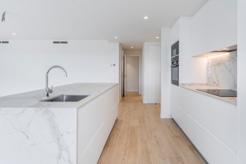 Penthouse for rent Madrid, Spain 4 bedrooms, 200 sq.m. No. 107458 - photo 11