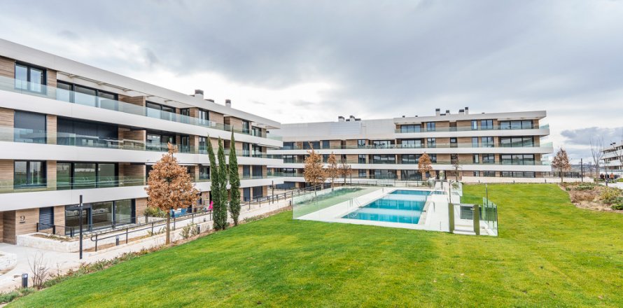 Penthouse Madrid, Spain 4 bedrooms, 200 sq.m. No. 107458