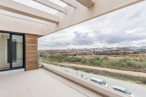 Penthouse for rent Madrid, Spain 4 bedrooms, 200 sq.m. No. 107458 - photo 14